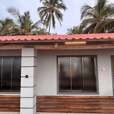Velankanni Beach Resort Mālvan Zewnętrze zdjęcie